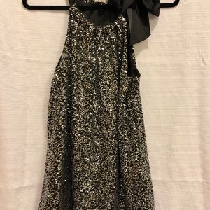 T TAHARI Lined sequenced black razor front and back fancy top!